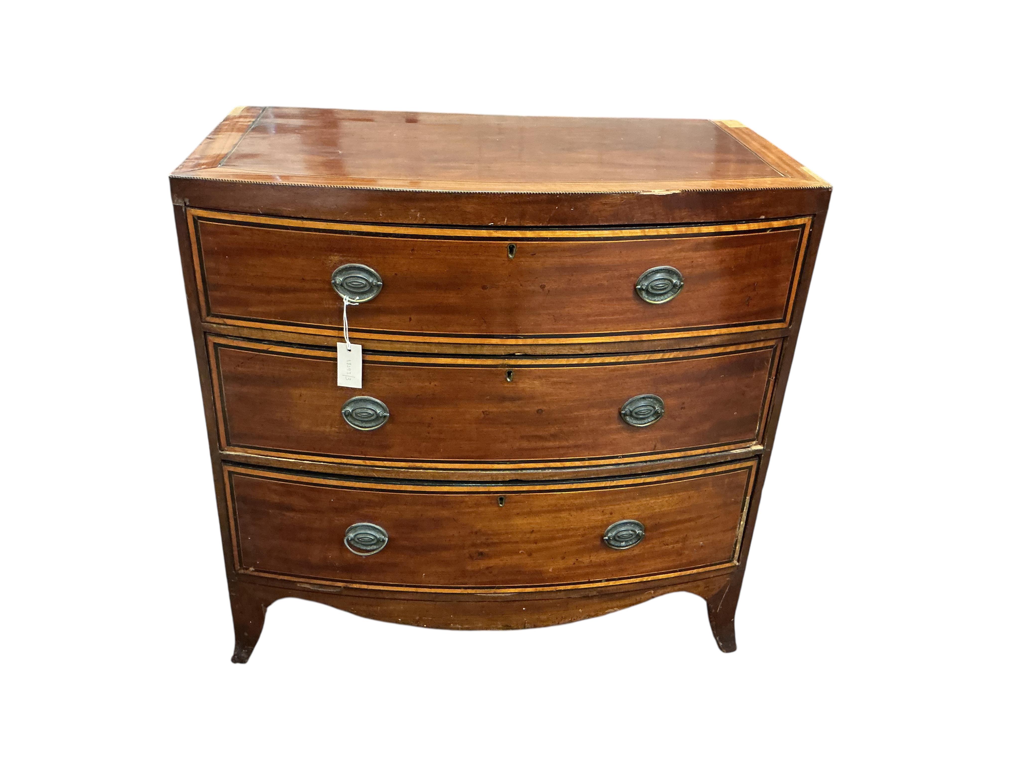 A Regency satinwood banded mahogany bow front chest, width 91cm, depth 51cm, height 89cm